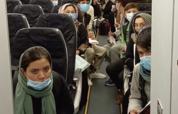 US TV host praises Pakistan PM for journalists, American citizens evacuation from Kabul