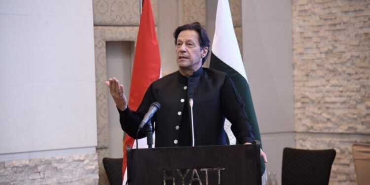PM Imran Khan invites Tajik investors to invest in Pakistan
