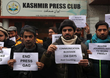 India bans 22 Kashmiri journalist from travelling abroad