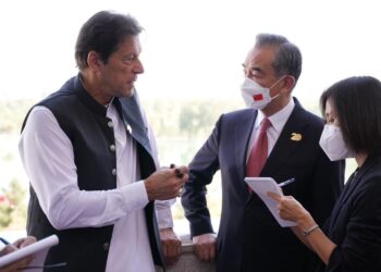 Pakistan PM meets Chinese top diplomat, discuss Afghanistan