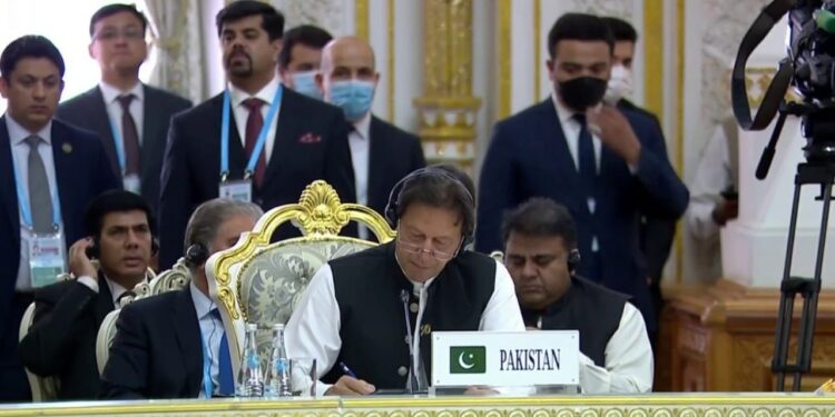 Pakistan urges Int, community to help Afghanistan