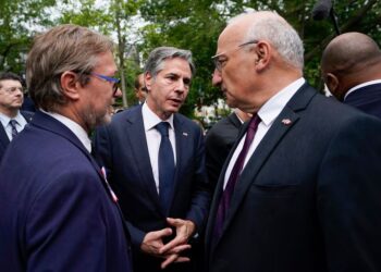 France call back ambassadors to US, Australia over submarine backlash