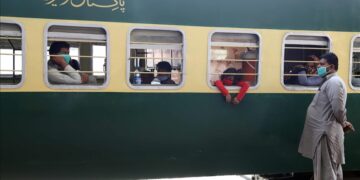 Pakistan imposes strict restrictions for non-vaccinated travel