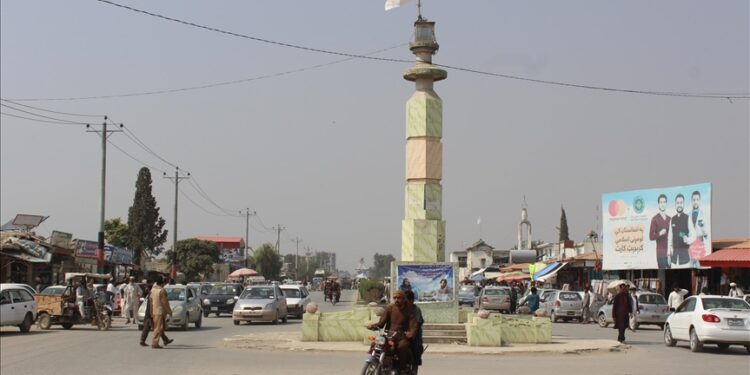 China sends humanitarian aid to Afghanistan