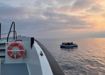 64 irregular migrants held in western Turkey