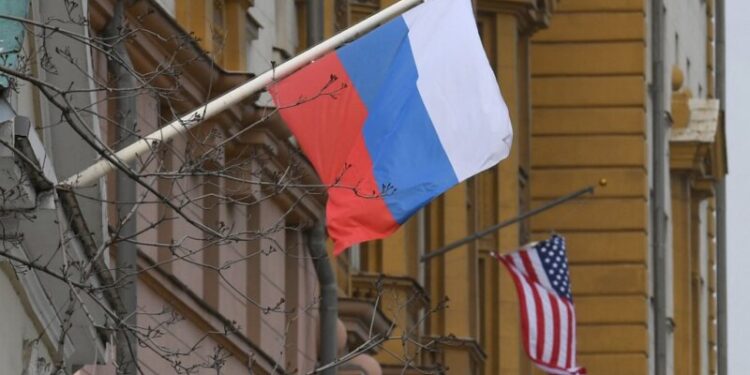 US senators demand to expel Russian diplomats amid embassy dispute