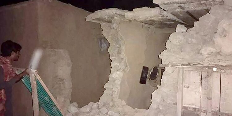At least 20 dead after magnitude 5.9 earthquake strikes southwest Pakistan