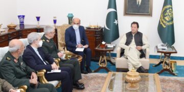 Top Iranian General meets Pakistani Premier