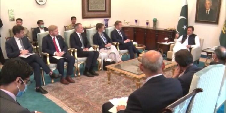 Pakistan calls for constructive engagement with new Afghan government