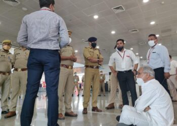 Chattisgarh CM lodges protest after being stopped at Lucknow airport