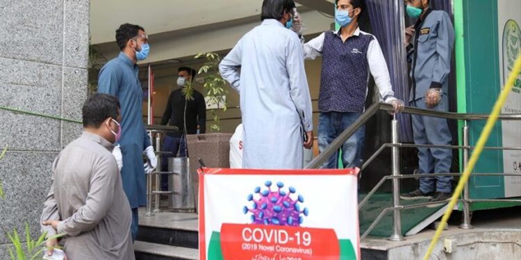 Pakistan reports lowest single-day COVID-19 cases since June