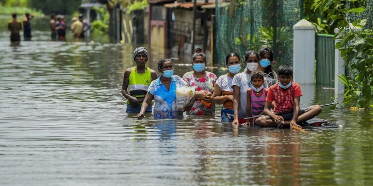 Heavy rains lash Sri Lanka, 16 killed, thousands displaced