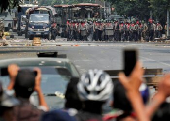 U.N. aid chief says Myanmar deteriorating, Security Council meets