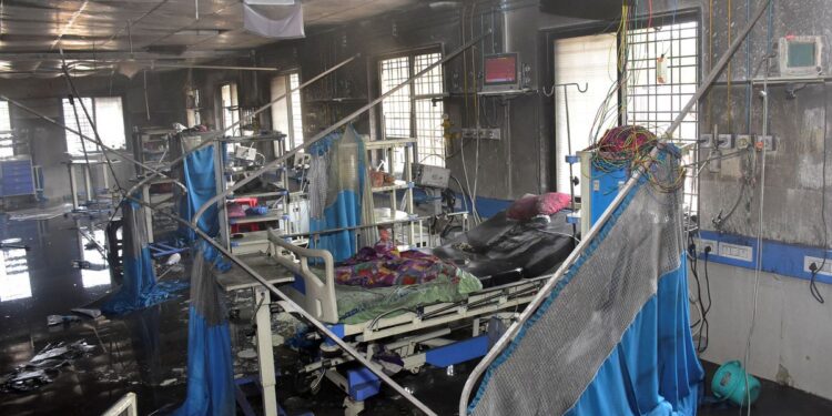 Fire in Indian hospital kills 10, injures seven
