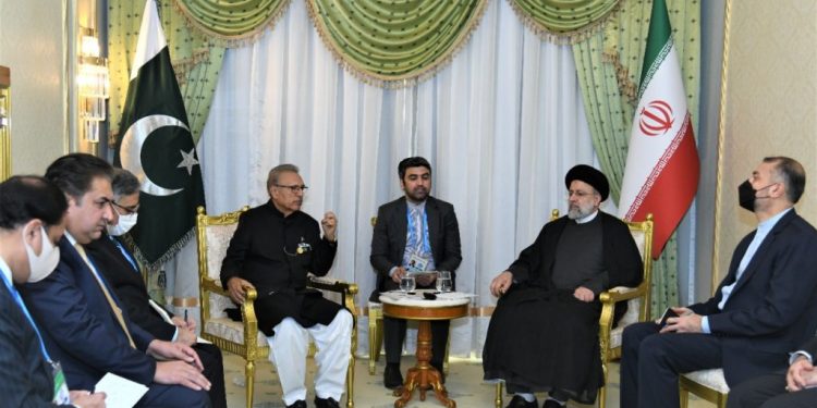 Pak-Iran Presidents discuss bilateral mechanisms for trade, economy