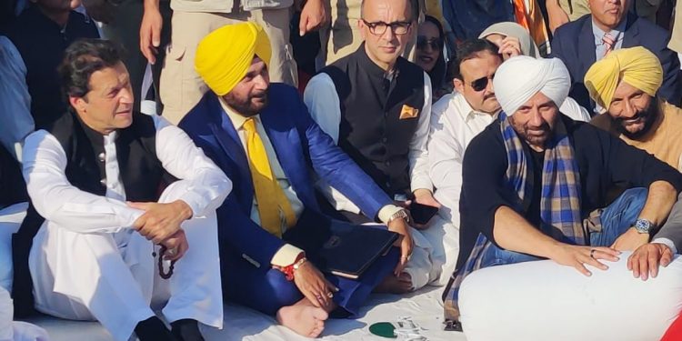 Pakistan welcomes thousands of Sikh pilgrims arriving for birth anniversary of Baba Guru Nanak