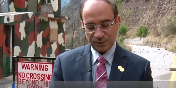 OIC delegation visits LoC, interact with victims of Indian ceasefire violations in Pakistan administered Kashmir