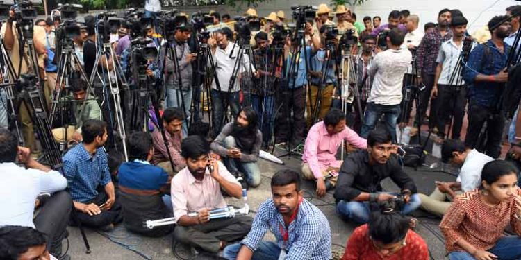 CPJ urges India to investigate attacks on journalist in Tripura.