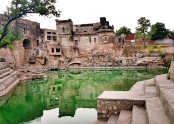 Pakistan issues visas to Indian pilgrims visiting Katas Raj temple