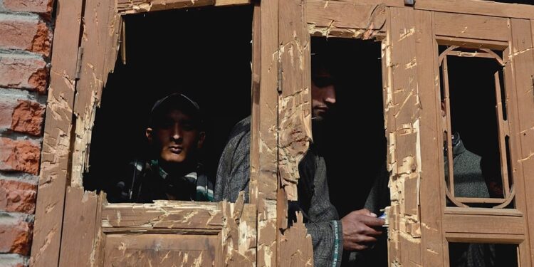 Kashmir: 6 youth killed as Indian armed forces carry out offensive military operations