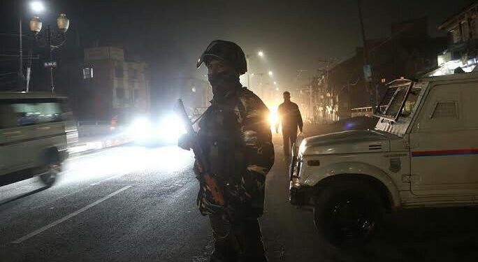 Kashmir: 3 killed, 11 Indian armed personnel critically injured in attack by armed rebels