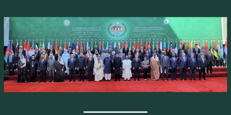 World leaders and diplomats praise Pakistan for successful OIC moot.