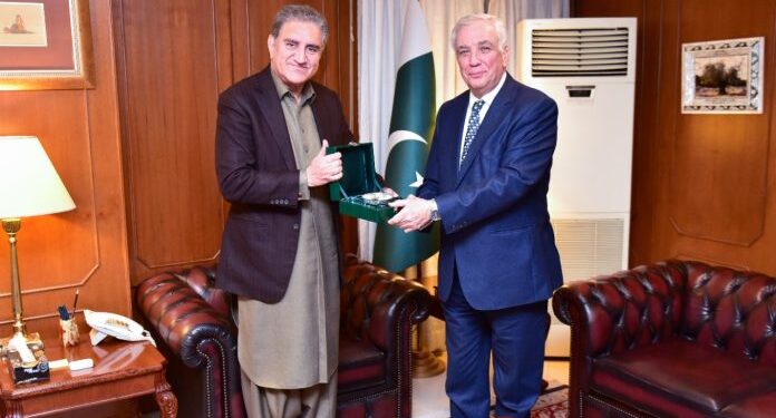 Pakistan FM Qureshi expresses good wishes for out-going Greek Envoy Andreas Papastavrou