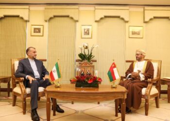 Iran, Oman FMs discuss bilateral engagements in Muscat