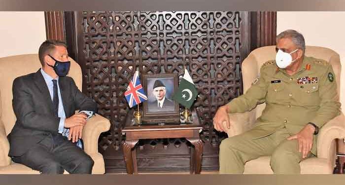 British High Commissioner meets Pakistan COAS at GHQ