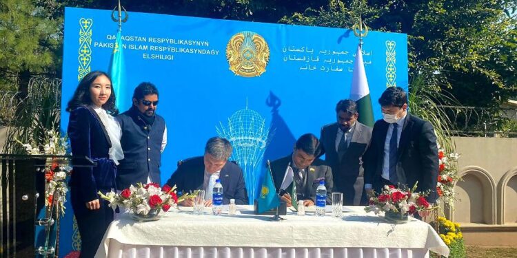 Envoy of Kazakhstan to Pakistan signs MoU with All Pakistan Business Forum