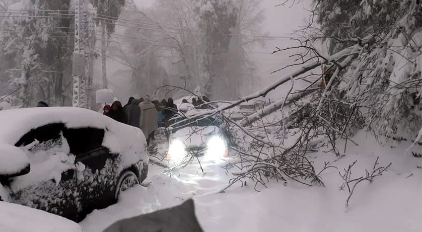 Pakistan: Heavy Snowfall claims 21 lives in Islamabad outskirts –  Asiafreepress
