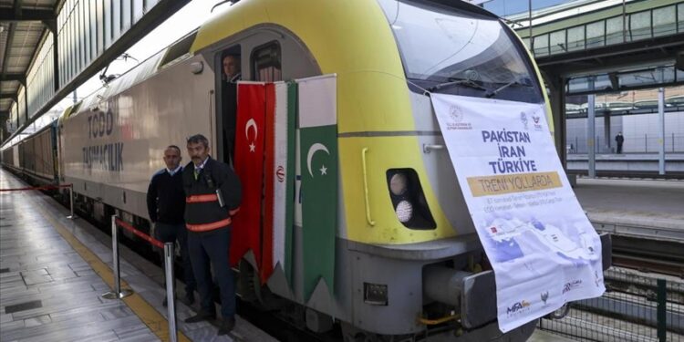 Pakistan-Iran-Turkiye cargo train reaches Ankara, restarting route after 10 years