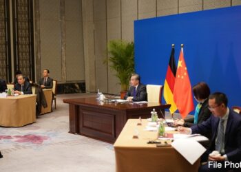 Chinese, German FMs hold phone talks over Ukrainian situation