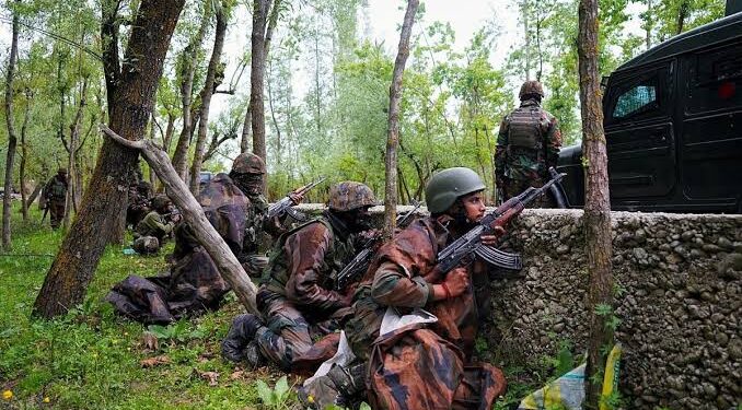 Kashmiri Rebels Kill 2 Indian Army Men In Shopian, 1 Militant Also Slain