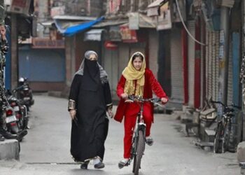 Schools in the Disputed Kashmir Region Open For the First Time Since August 2019