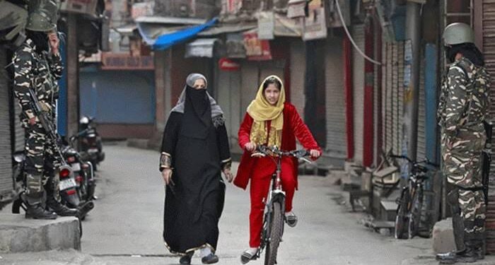 Schools in the Disputed Kashmir Region Open For the First Time Since August 2019