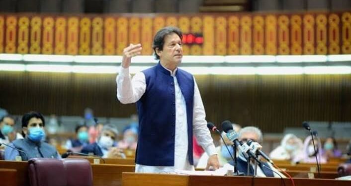 Pakistan: PM Khan Assesses Situation, Weighs Options Against Defectors