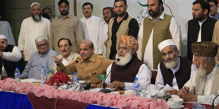 No-Confidence Motion: Opposition Banking on Estranged PTI Members, Allies