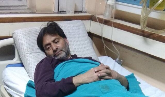 Kashmir: Hurriyat concerned over Yasin Malik’s health, asks for medical assistance, judicial redressal