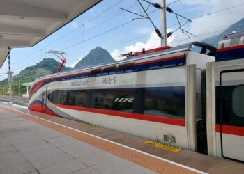 China expects 120 mln railway trips around May Day