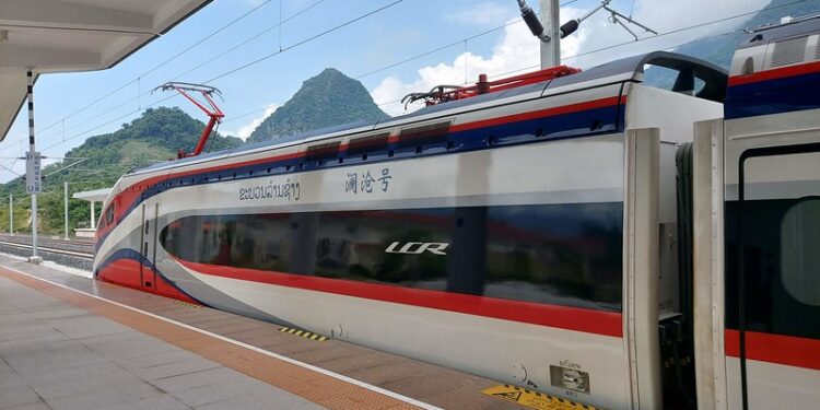 China expects 120 mln railway trips around May Day