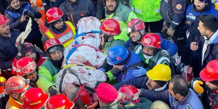 Rescue 1122 gets award from Turkiye govt for earthquake services