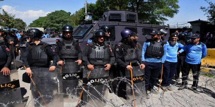 Pakistan authorities gear for Imran Khan’s supporters at his court hearing