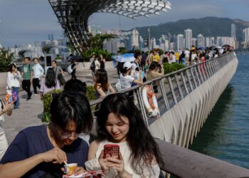 China’s holiday tourism rebound to pre-COVID levels boosts outlook