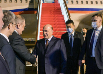 Russian PM in China for talks with Xi, business forum