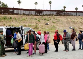 US new rules spur migrants to seek legal path