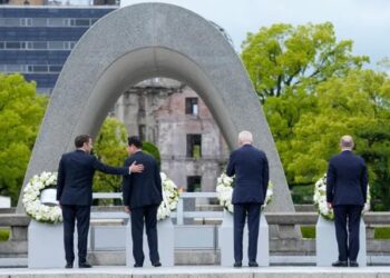G7 leaders visit Hiroshima memorial in shadow of new threats