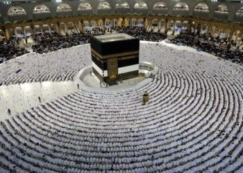 White-Robed pilgrims chanting ‘Labbaik Allahumma Labbaik’ start Hajj journey