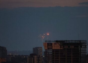 Russia attacks Ukrainian cities in overnight air strikes