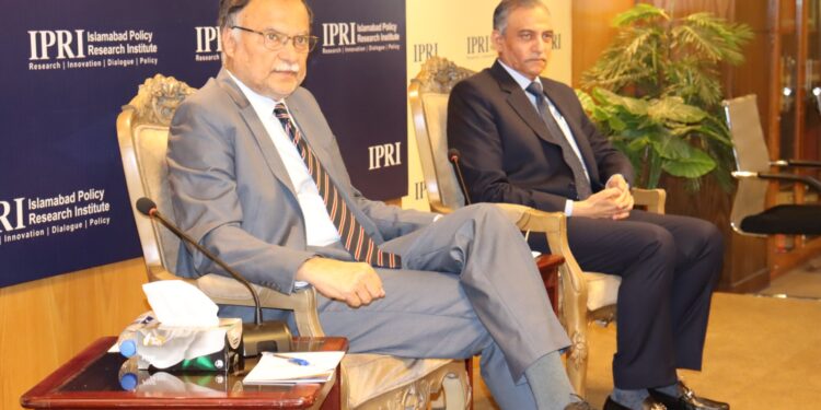 Pakistan to utilize Chinese expertise to boost exports, operate SEZs: Ahsan Iqbal